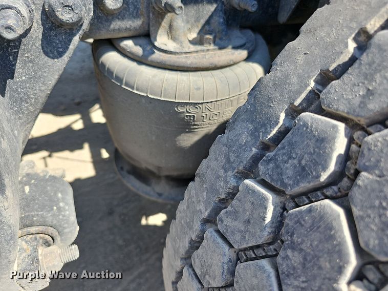 image for item DN8661 2015 Freightliner 122SD  truck