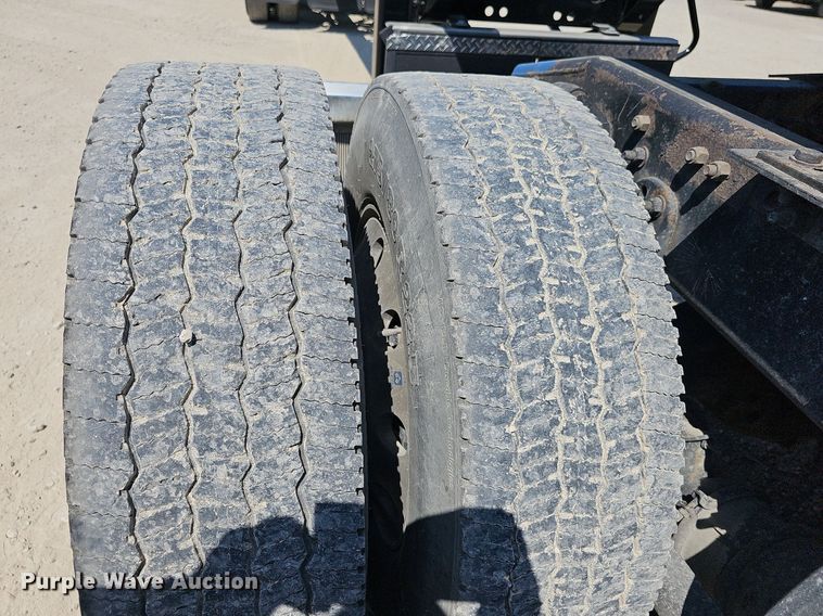 image for item DN8661 2015 Freightliner 122SD  truck