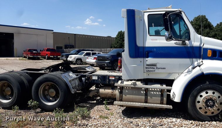 image for item DO3112 2006 Sterling AT9500  semi truck