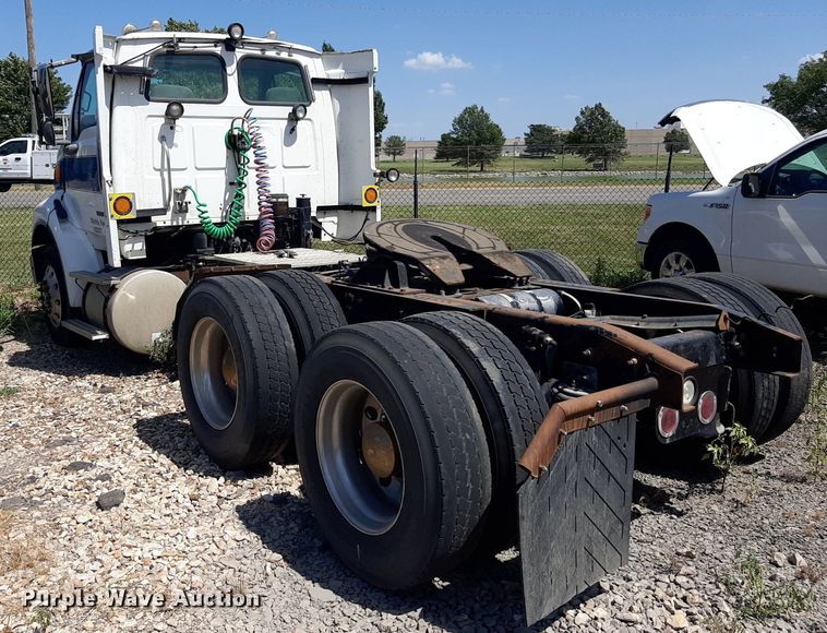 image for item DO3112 2006 Sterling AT9500  semi truck