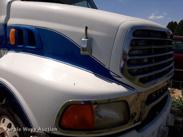 image for item DO3112 2006 Sterling AT9500  semi truck