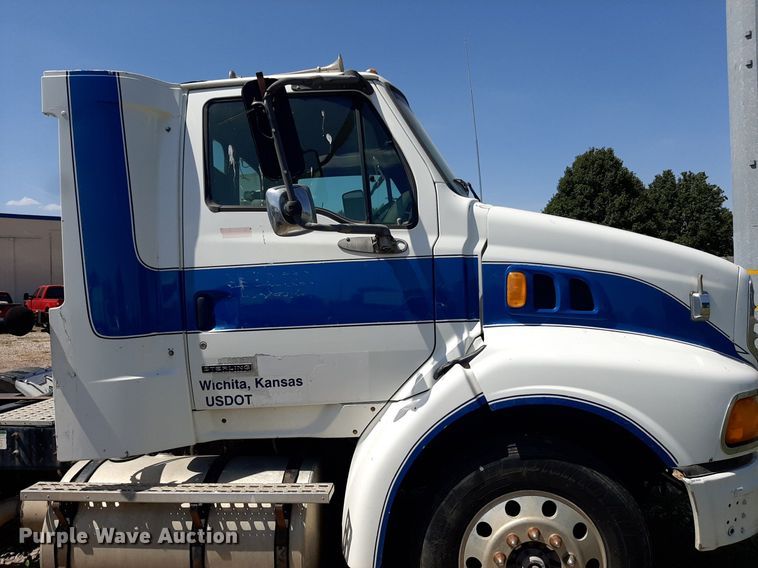 image for item DO3112 2006 Sterling AT9500  semi truck