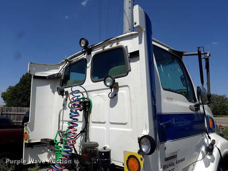 image for item DO3112 2006 Sterling AT9500  semi truck