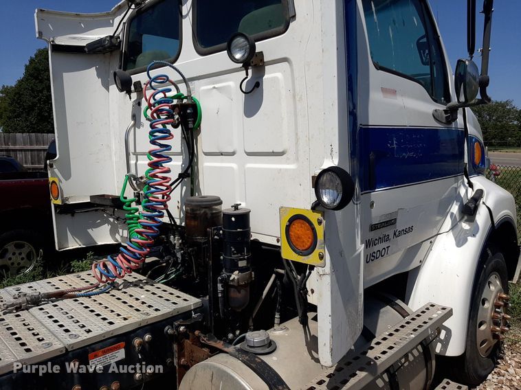 image for item DO3112 2006 Sterling AT9500  semi truck