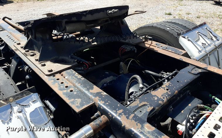 image for item DO3112 2006 Sterling AT9500  semi truck