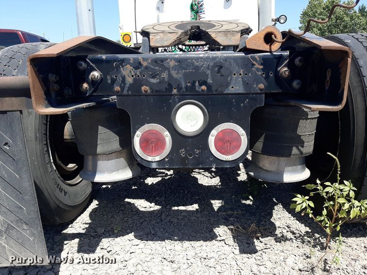 image for item DO3112 2006 Sterling AT9500  semi truck