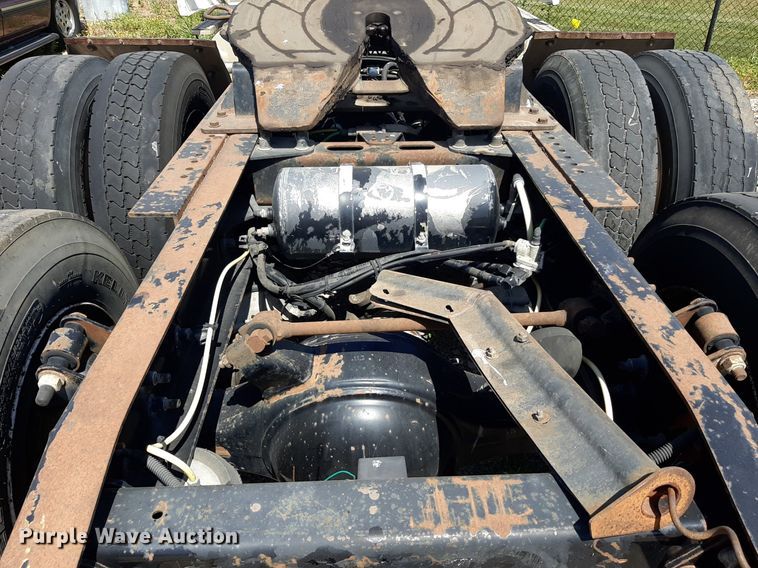 image for item DO3112 2006 Sterling AT9500  semi truck