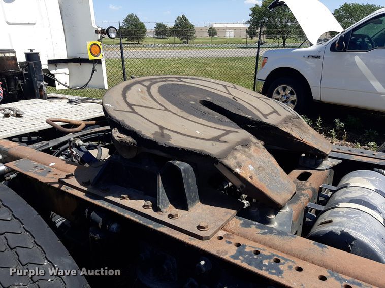 image for item DO3112 2006 Sterling AT9500  semi truck