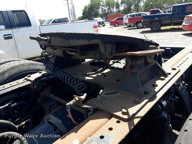 image for item DO3112 2006 Sterling AT9500  semi truck