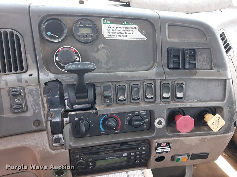 image for item DO3112 2006 Sterling AT9500  semi truck