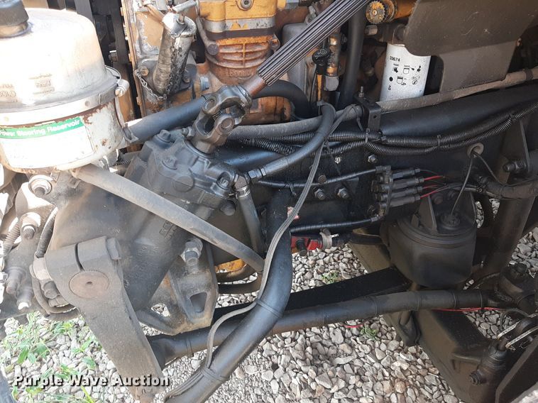 image for item DO3112 2006 Sterling AT9500  semi truck