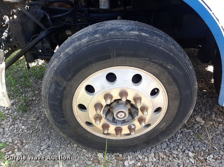 image for item DO3112 2006 Sterling AT9500  semi truck