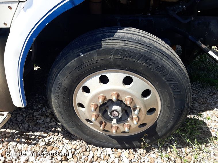 image for item DO3112 2006 Sterling AT9500  semi truck