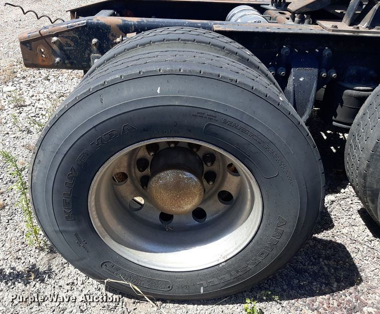 image for item DO3112 2006 Sterling AT9500  semi truck