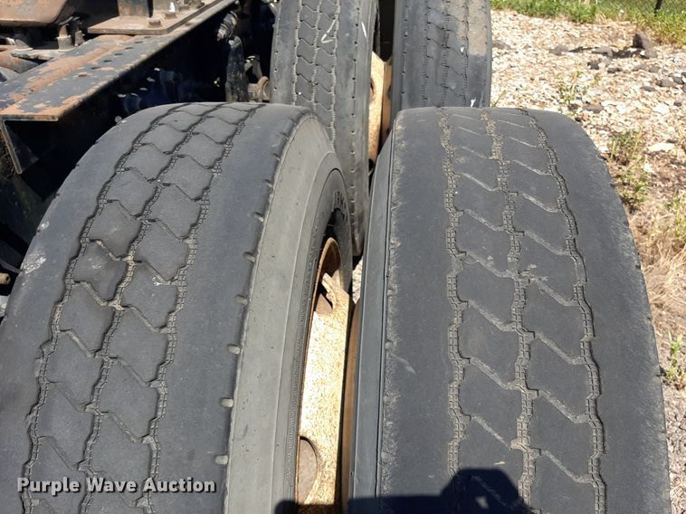 image for item DO3112 2006 Sterling AT9500  semi truck