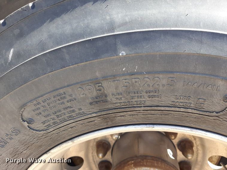 image for item DO3112 2006 Sterling AT9500  semi truck