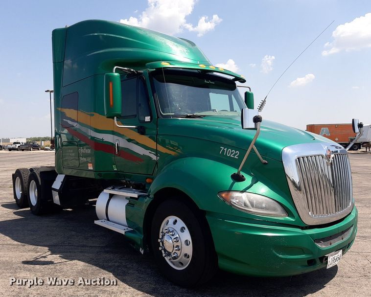 image for item DO3115 2011 International Pro Star Premium  semi truck