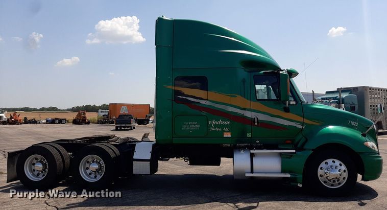 image for item DO3115 2011 International Pro Star Premium  semi truck