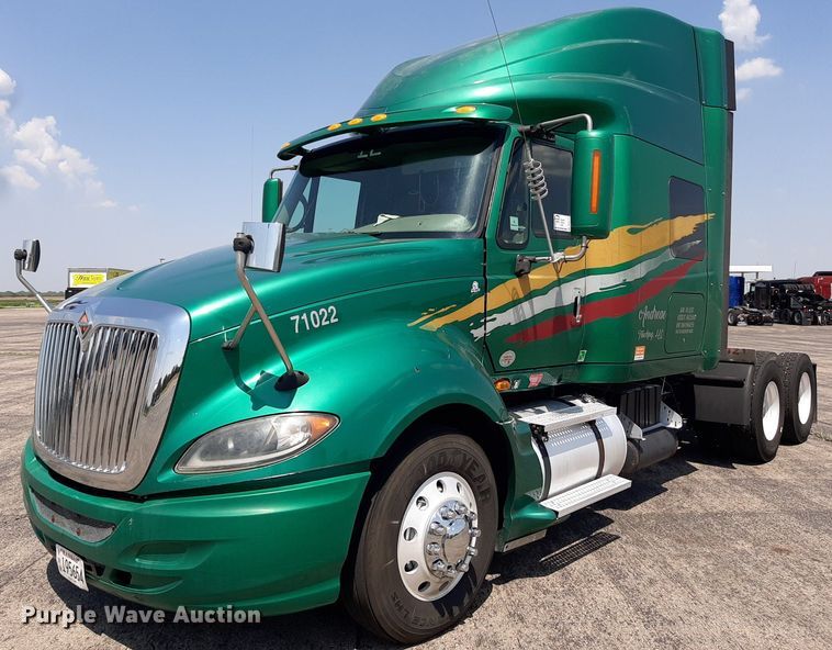 image for item DO3115 2011 International Pro Star Premium  semi truck