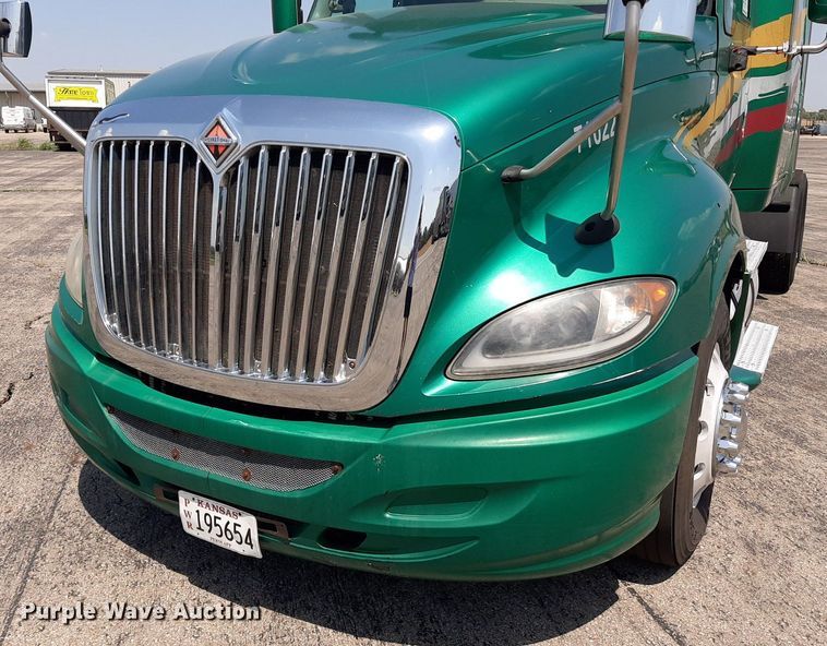 image for item DO3115 2011 International Pro Star Premium  semi truck