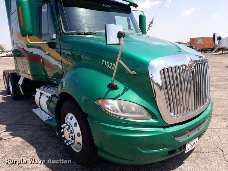 image for item DO3115 2011 International Pro Star Premium  semi truck