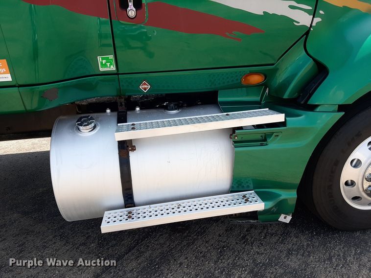 image for item DO3115 2011 International Pro Star Premium  semi truck