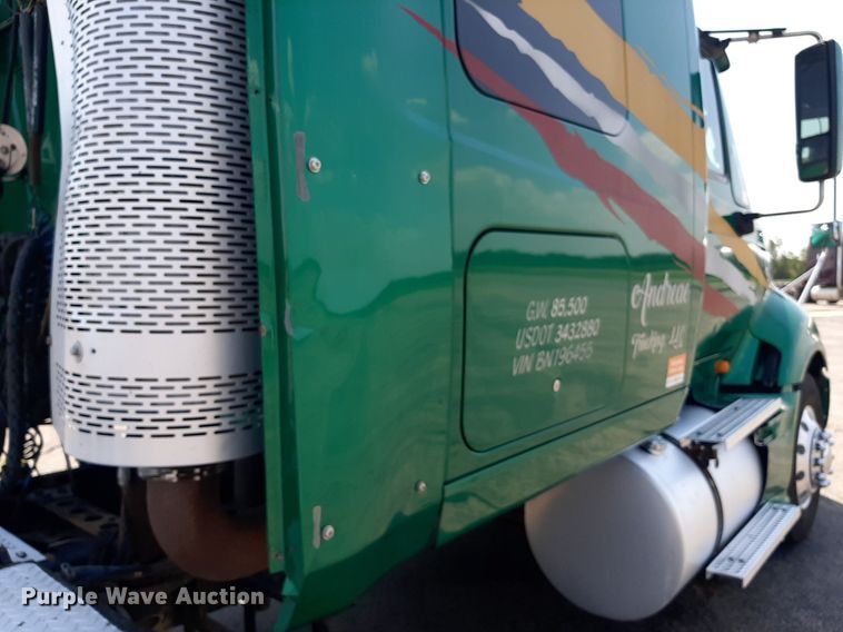 image for item DO3115 2011 International Pro Star Premium  semi truck