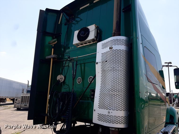 image for item DO3115 2011 International Pro Star Premium  semi truck