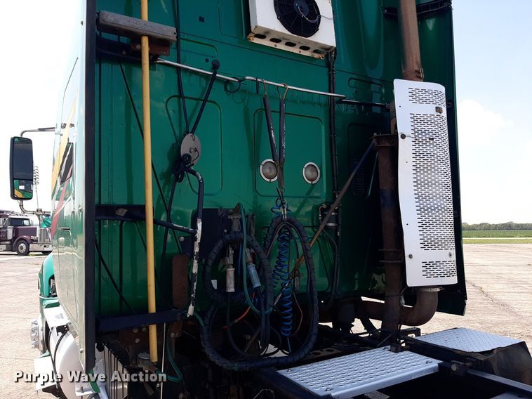 image for item DO3115 2011 International Pro Star Premium  semi truck