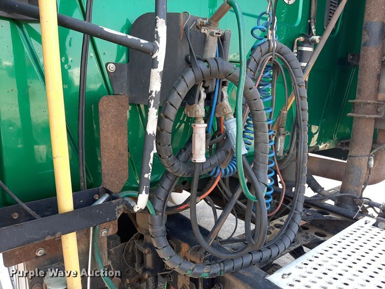 image for item DO3115 2011 International Pro Star Premium  semi truck