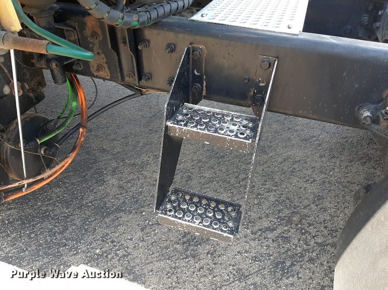 image for item DO3115 2011 International Pro Star Premium  semi truck