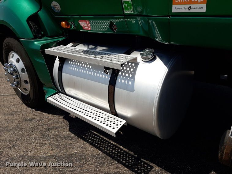 image for item DO3115 2011 International Pro Star Premium  semi truck