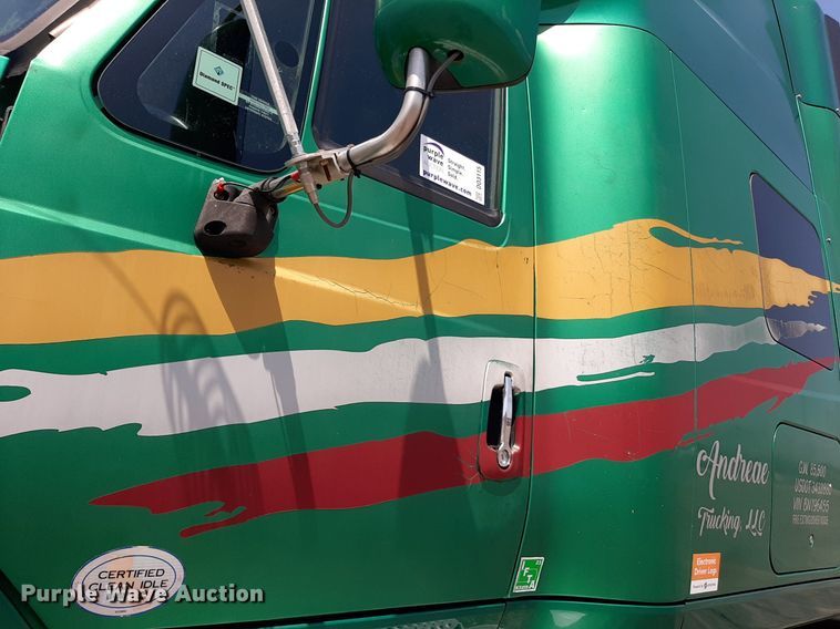 image for item DO3115 2011 International Pro Star Premium  semi truck