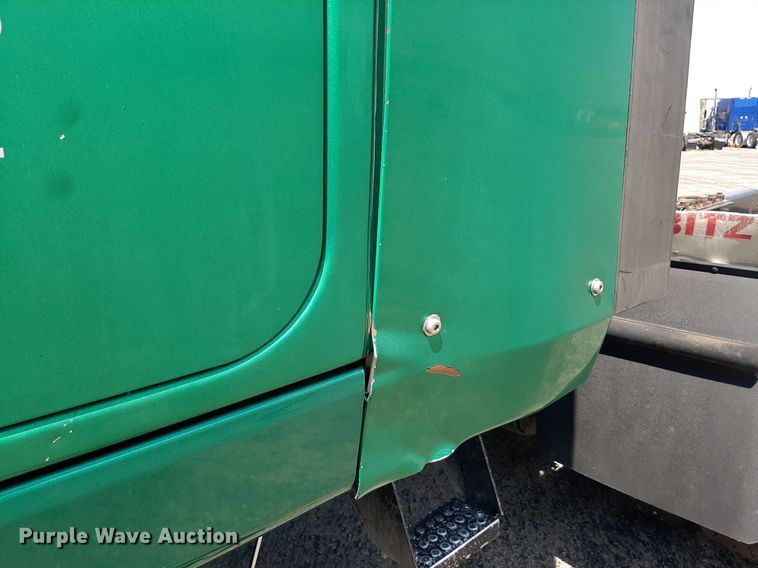 image for item DO3115 2011 International Pro Star Premium  semi truck