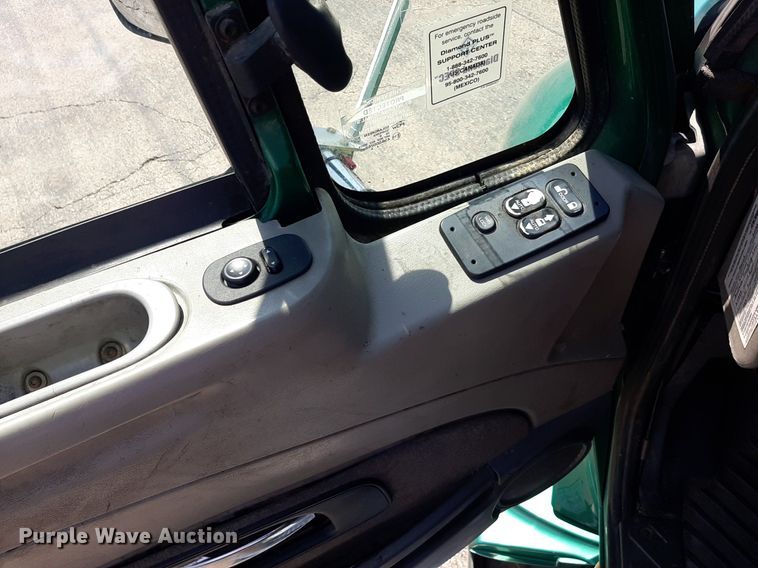 image for item DO3115 2011 International Pro Star Premium  semi truck