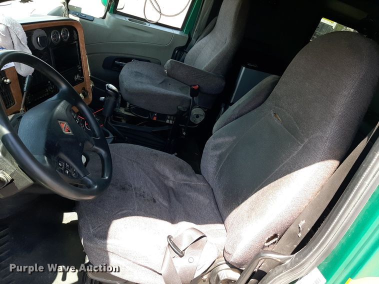 image for item DO3115 2011 International Pro Star Premium  semi truck