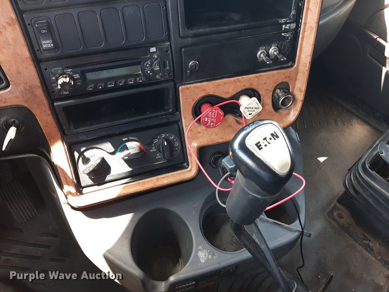 image for item DO3115 2011 International Pro Star Premium  semi truck