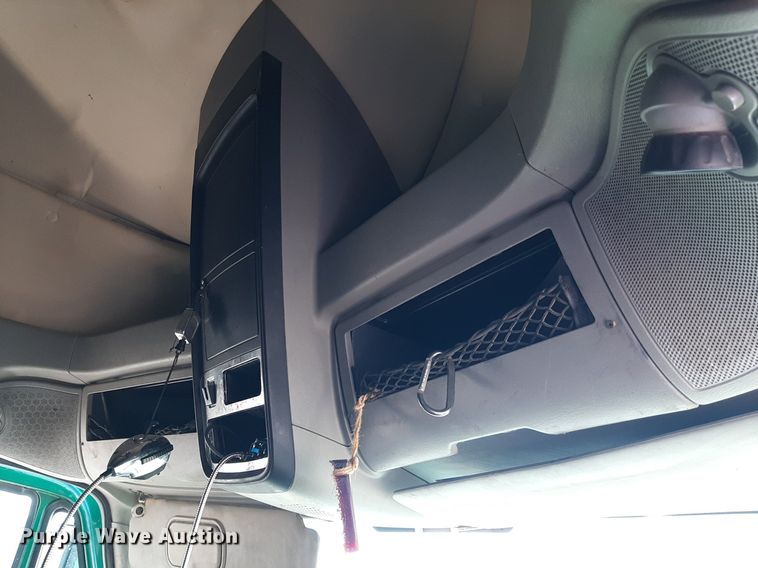 image for item DO3115 2011 International Pro Star Premium  semi truck