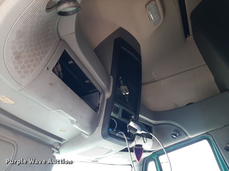 image for item DO3115 2011 International Pro Star Premium  semi truck