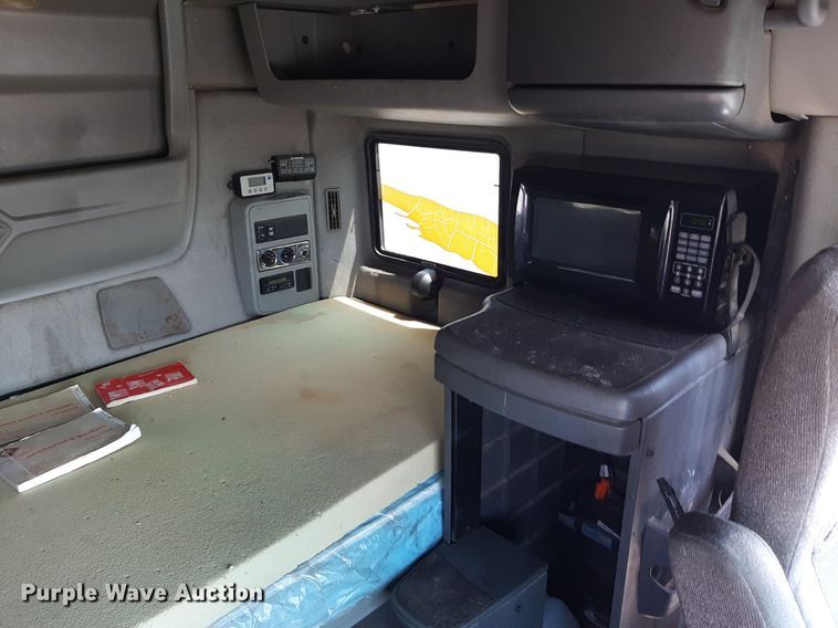 image for item DO3115 2011 International Pro Star Premium  semi truck