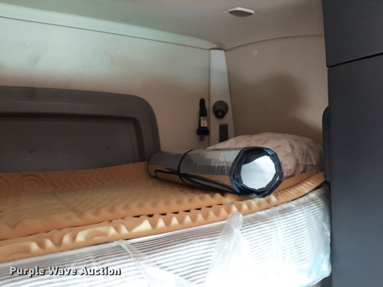 image for item DO3115 2011 International Pro Star Premium  semi truck