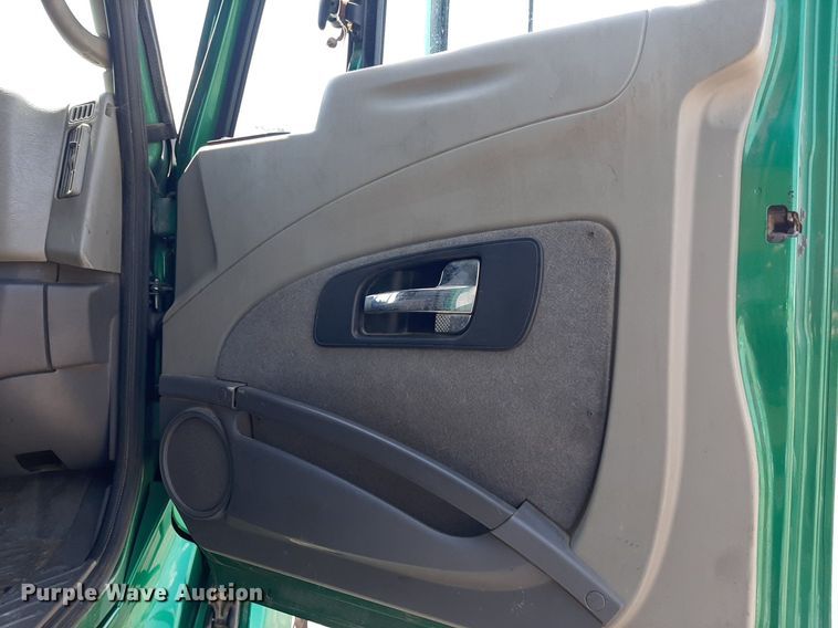 image for item DO3115 2011 International Pro Star Premium  semi truck