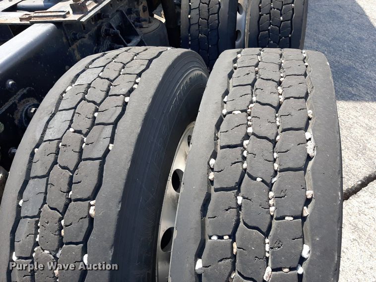 image for item DO3115 2011 International Pro Star Premium  semi truck