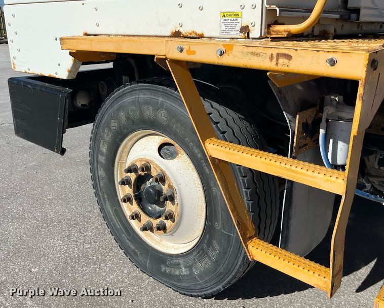 image for item DP2052 2012 Kalmar Ottawa 4x2  yard truck