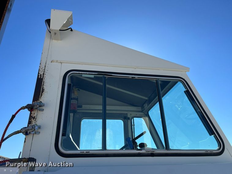 image for item DP2052 2012 Kalmar Ottawa 4x2  yard truck