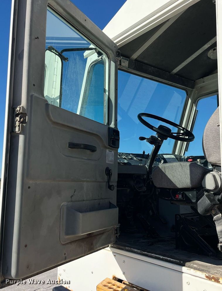 image for item DP2052 2012 Kalmar Ottawa 4x2  yard truck