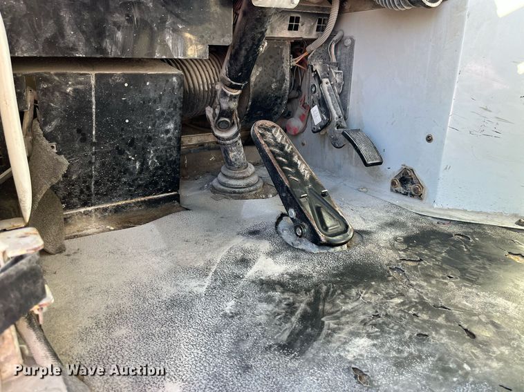 image for item DP2052 2012 Kalmar Ottawa 4x2  yard truck