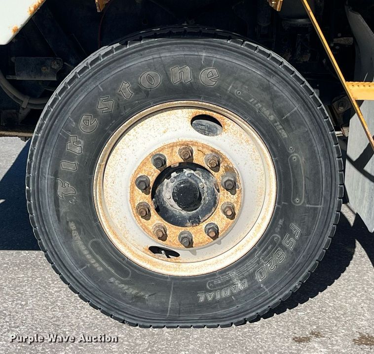 image for item DP2052 2012 Kalmar Ottawa 4x2  yard truck