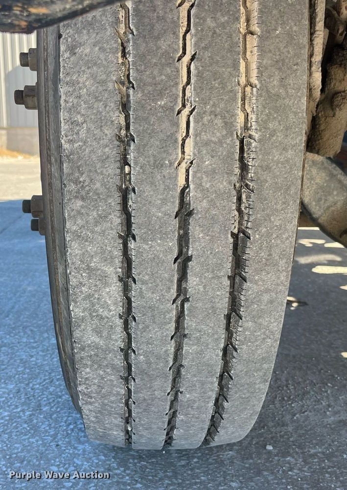 image for item DP2052 2012 Kalmar Ottawa 4x2  yard truck