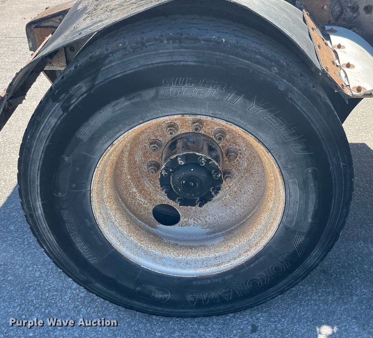 image for item DP2052 2012 Kalmar Ottawa 4x2  yard truck